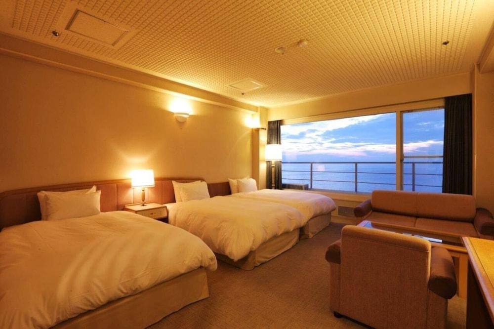 Shirahama Key Terrace Hotel Seamore Экстерьер фото