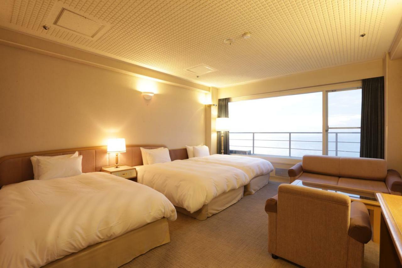 Shirahama Key Terrace Hotel Seamore Экстерьер фото